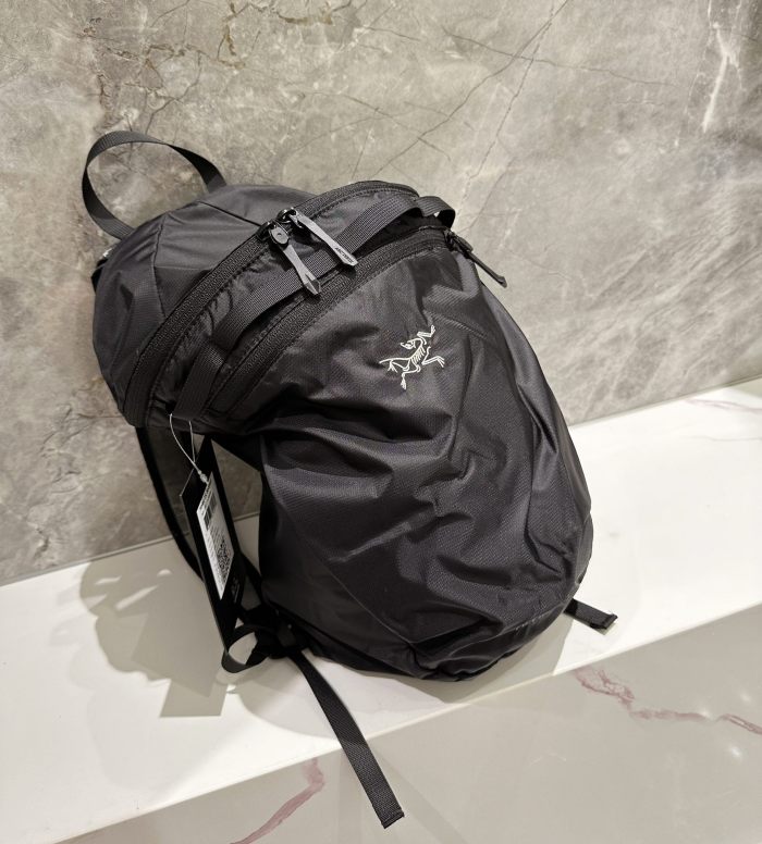 NIGO Arcteryx Men's And Women's Solid Color Embroidered Logo Outdoor Multifunctional Boarding Hiking Nylon Shoulder Bag Bags #nigo75342