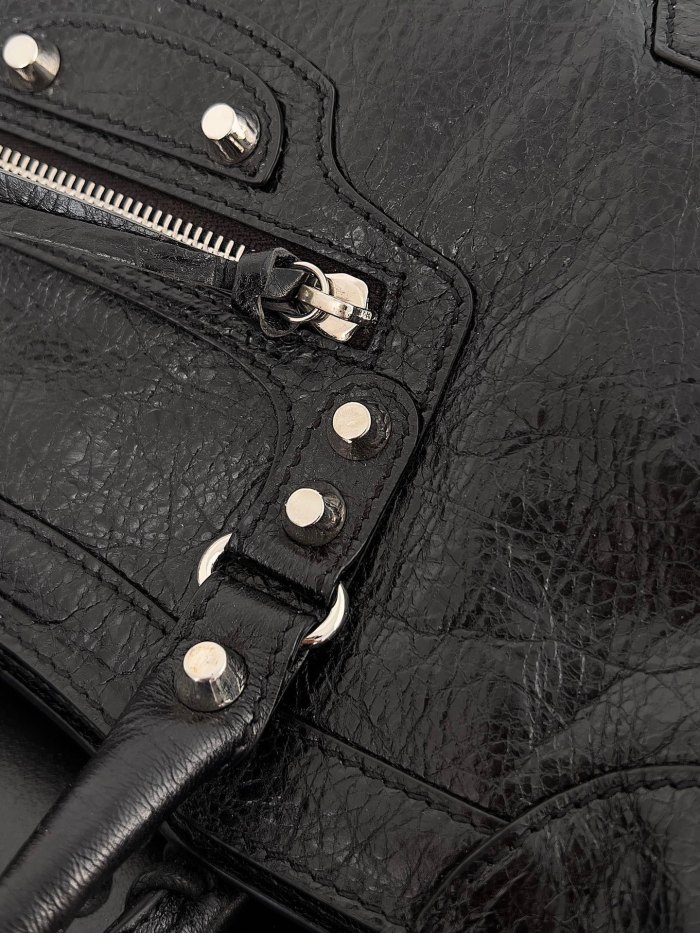 NIGO Balenciaga Men's And Women's Solid Color Zipper Closure Adjustable Detachable Shoulder Strap Goatskin Shoulder Handbag Bag Bags #nigo75368