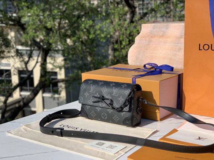 NIGO Louis Vuitton Steamer Men's Solid Color Classic Letter Printed Buckle Adjustable Shoulder Strap Coated Canvas with Cowhide Trim Shoulder Crossbody Bag Bags #nigo75369