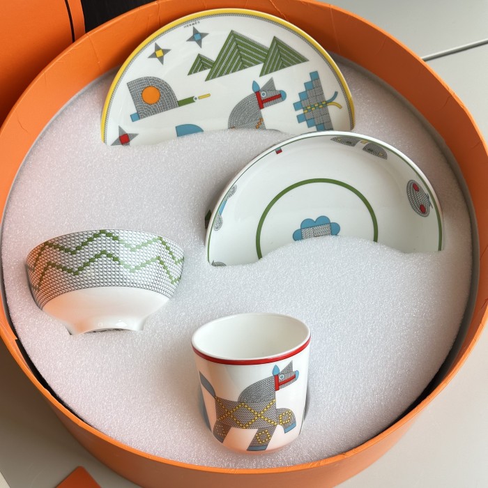 NIGO Hermes Animaux Nattes Colorful Animal Pattern Printed Bone China Material Dessert Plate, Cereal Plate, Dinner Bowl, Flat Bottom Cup Four Pieces Set Accessories #nigo75466
