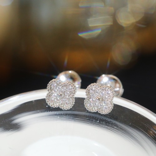 NIGO Van Cleef&Arpels Women's Solid Color Light Luxury Elegant Delicate Design Full Diamond Clover Earrings Jewelry #nigo75492