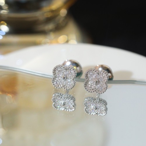 NIGO Van Cleef&Arpels Women's Solid Color Light Luxury Elegant Delicate Design Full Diamond Clover Earrings Jewelry #nigo75492
