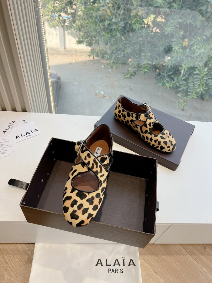 NIGO Alaia Women's Spring And Summer Calfskin Round Head Buckle Casual Flat Ballet Shoes #nigo75564