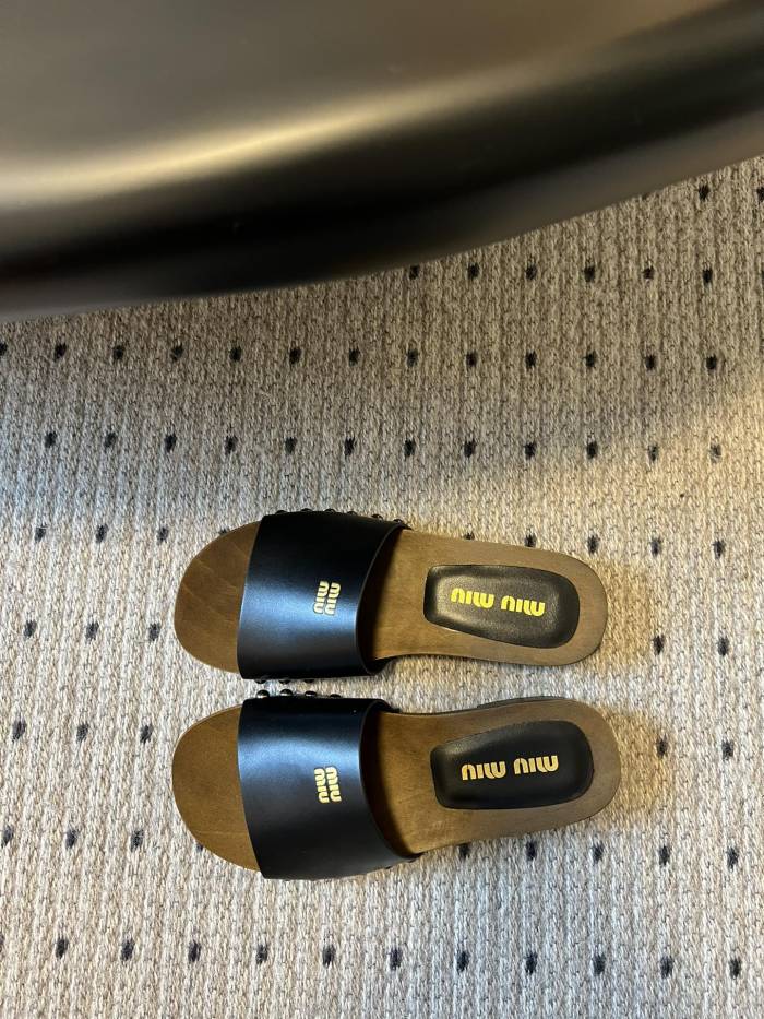 NIGO MiuMiu Women's Summer Solid Color Suede Patent Leather Round Head Set Foot Clogs Slippers Sandals Shoes #nigo75599