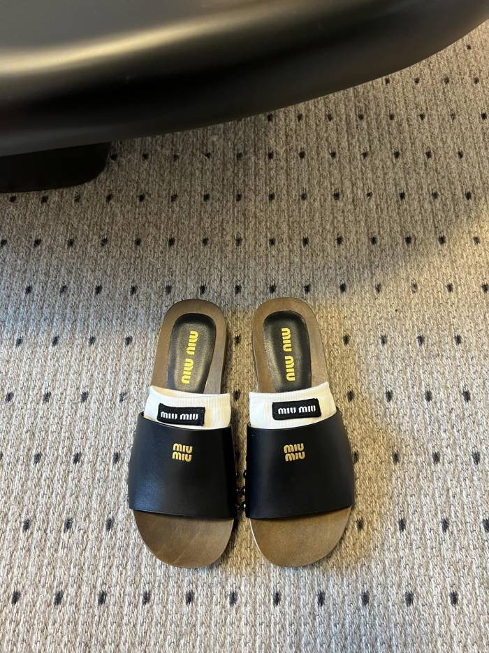 NIGO MiuMiu Women's Summer Solid Color Suede Patent Leather Round Head Set Foot Clogs Slippers Sandals Shoes #nigo75599