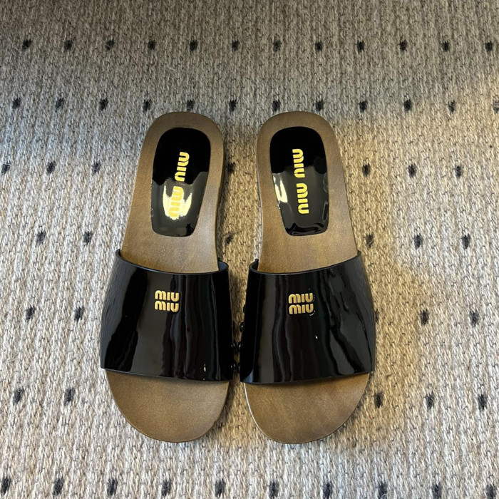 NIGO MiuMiu Women's Summer Solid Color Suede Patent Leather Round Head Set Foot Clogs Slippers Sandals Shoes #nigo75599
