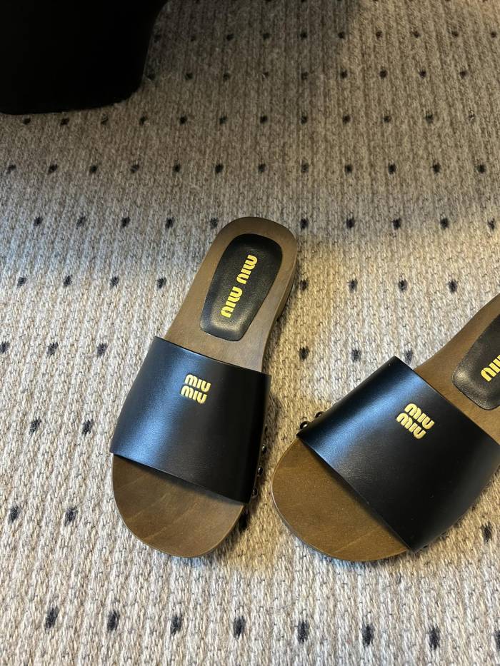 NIGO MiuMiu Women's Summer Solid Color Suede Patent Leather Round Head Set Foot Clogs Slippers Sandals Shoes #nigo75599