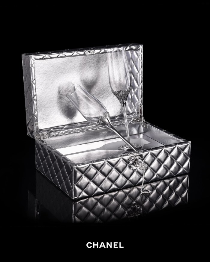NIGO Chanel Solid Color Diamond Lattice Solid Wood Hard Case Champagne Glass Gift Box Set #nigo75845