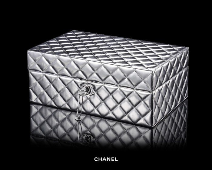NIGO Chanel Solid Color Diamond Lattice Solid Wood Hard Case Champagne Glass Gift Box Set #nigo75845