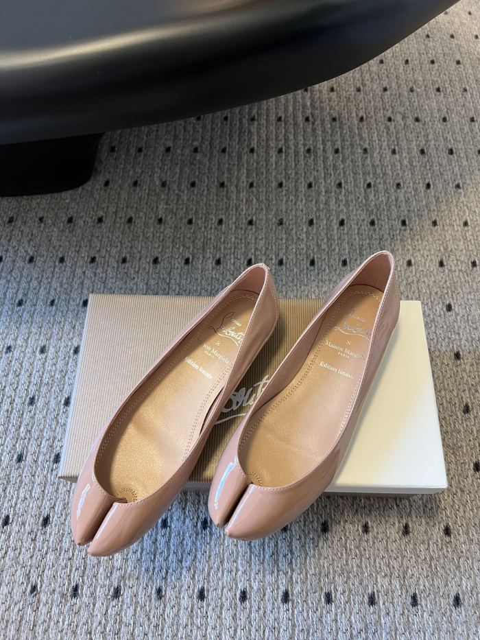 NIGO Maison Margiela Women's Spring and Autumn Solid Color Leather Split One Toe Stirrup Casual Baotou Slipper Shoes #nigo75857