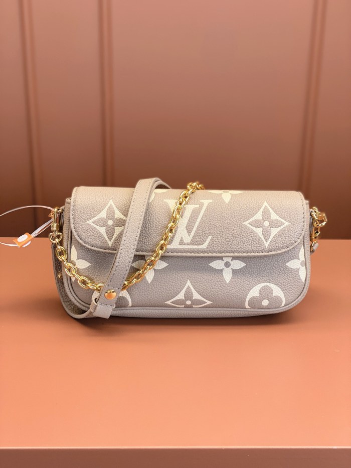 NIGO Louis Vuitton WALLET ON CHAIN IVY Women's Logo Printed Metal One-piece Cowhide Tote Shoulder Bag Bags #nigo75888