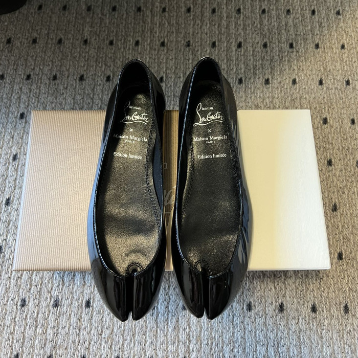 NIGO Maison Margiela Women's Spring and Autumn Solid Color Leather Split One Toe Stirrup Casual Baotou Slipper Shoes #nigo75857