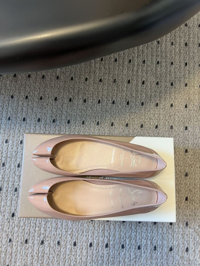 NIGO Maison Margiela Women's Spring and Autumn Solid Color Leather Split One Toe Stirrup Casual Baotou Slipper Shoes #nigo75857