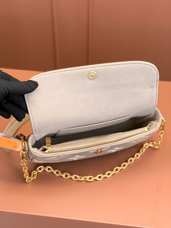 NIGO Louis Vuitton WALLET ON CHAIN IVY Women's Logo Printed Metal One-piece Cowhide Tote Shoulder Bag Bags #nigo75888