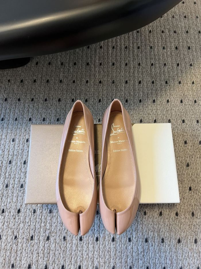NIGO Maison Margiela Women's Spring and Autumn Solid Color Leather Split One Toe Stirrup Casual Baotou Slipper Shoes #nigo75857