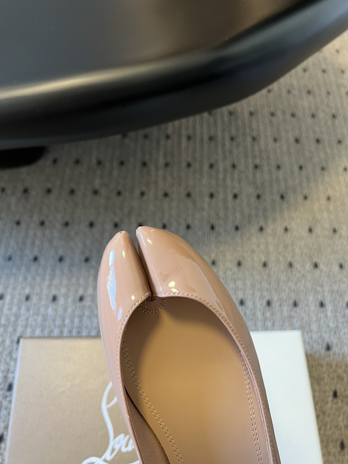 NIGO Maison Margiela Women's Spring and Autumn Solid Color Leather Split One Toe Stirrup Casual Baotou Slipper Shoes #nigo75857