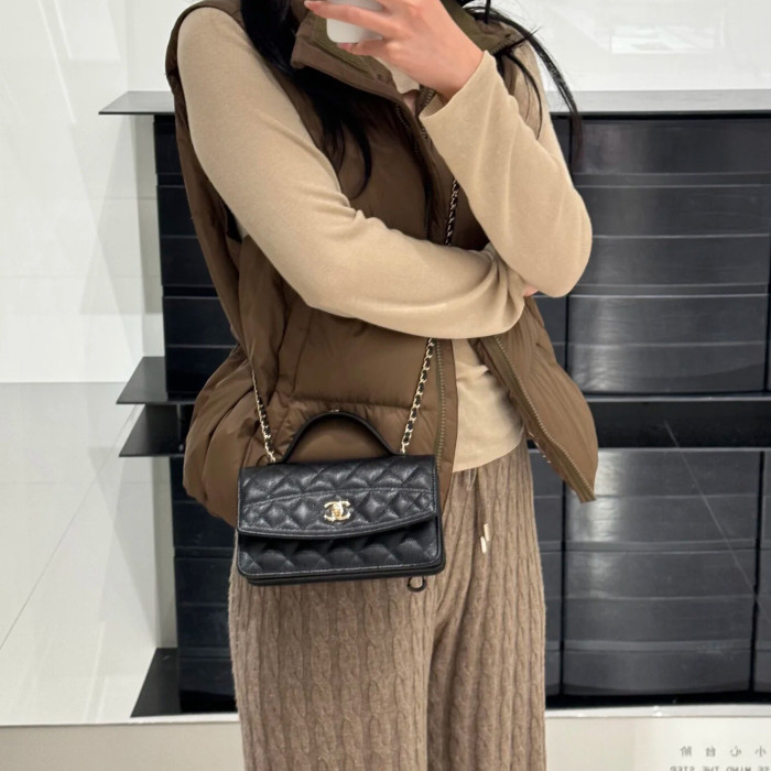 NIGO Chanel Chain Clutch Grain Embossed Calfskin With Gold Metal Logo Shoulder Crossbody Bag Fashion Temperament Pure Colour Spring Summer Bags AP4402Y #nigo81133
