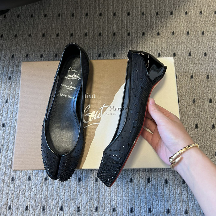 NIGO Maison Margiela Women's Spring and Autumn Solid Color Leather Split One Toe Stirrup Casual Baotou Slipper Shoes #nigo75857