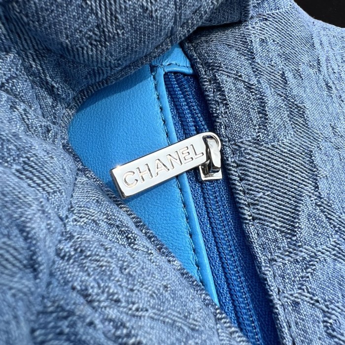 NIGO Chanel Women's Classic Chain Blue Gradient Denim Flap Shoulder Crossbody Bag Bags #nigo76193