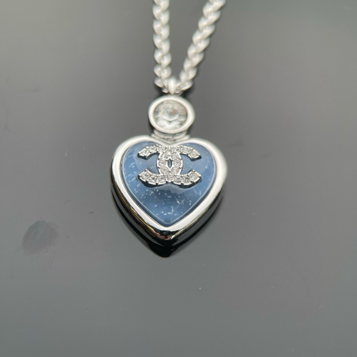 NIGO Chanel Women's Heart Design Pendant Double C with Diamonds Necklace Jewelry #nigo76289