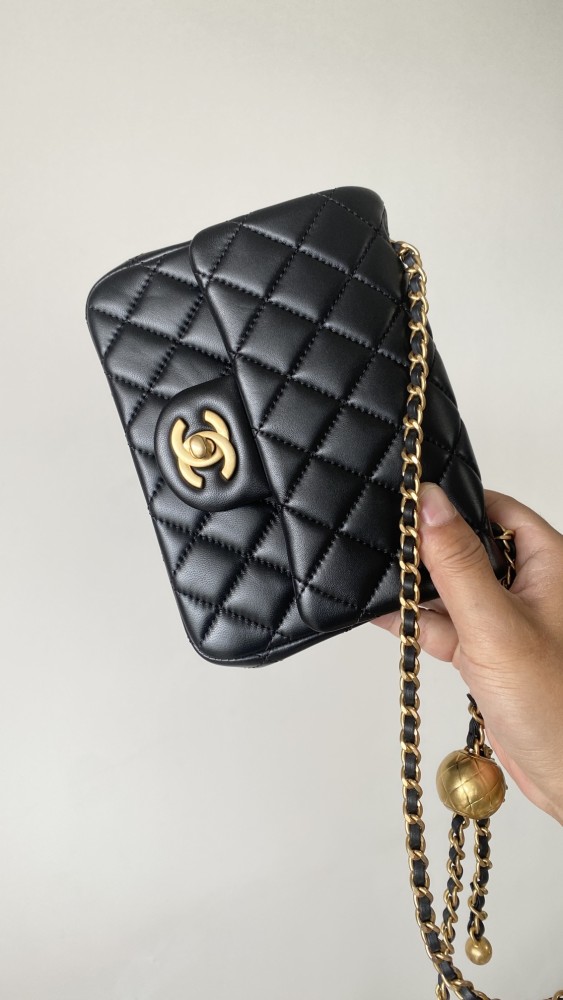 NIGO Chanel Women's Adjustable Shoulder Strap Diamond Pattern Gold Buckle Chain Gold Ball Solid Color Leather Crossbody Shoulder Bag Bags #nigo76352