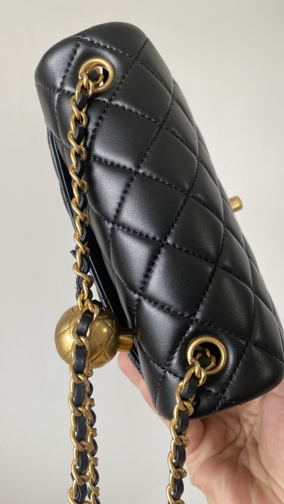 NIGO Chanel Women's Adjustable Shoulder Strap Diamond Pattern Gold Buckle Chain Gold Ball Solid Color Leather Crossbody Shoulder Bag Bags #nigo76352