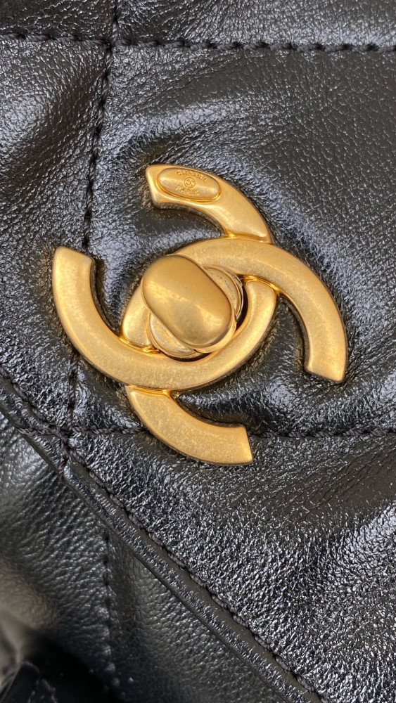 NIGO Chanel Supple Twins Women's Solid Color Diamond Pattern Gold Buckle Chain Glossy Cowhide Shoulder Crossbody Bag Bags #nigo76371