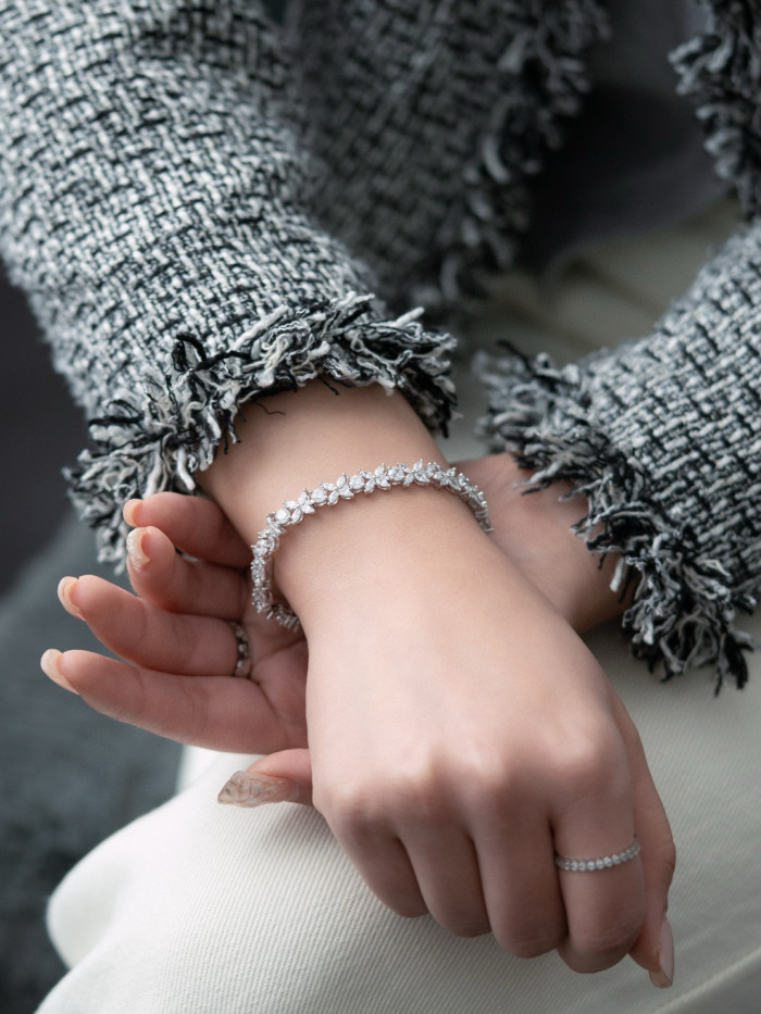 NIGO Tiffany & Co. Women's Flower Cluster Diamond Bracelet Victoria Collection Fashion Silver Jewelry Accessories Ngvp #nigo1453