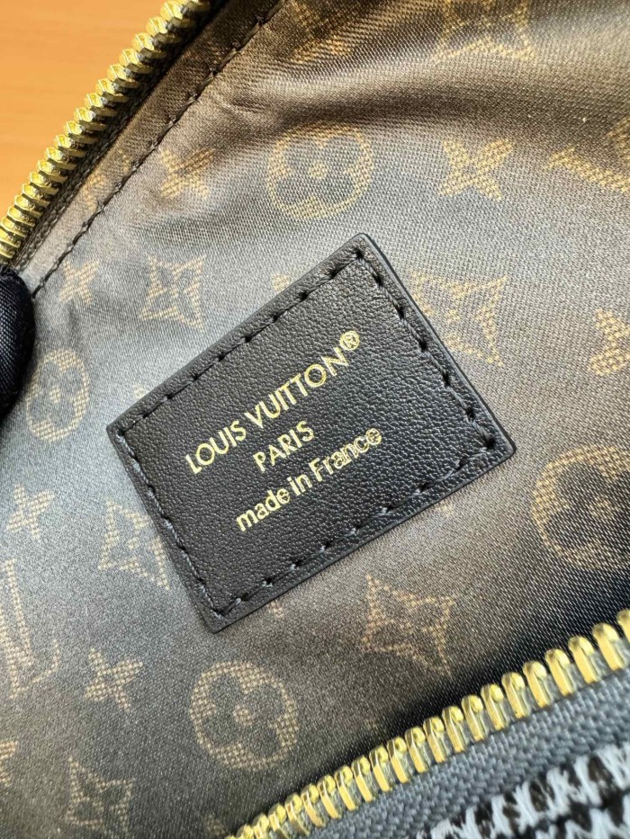 NIGO Louis Vuitton LV BIKER Women's Solid Color Metal Accessories Detachable Adjustable Shoulder Strap Sheep Leather Shoulder Handbag Bag Bags #nigo76456