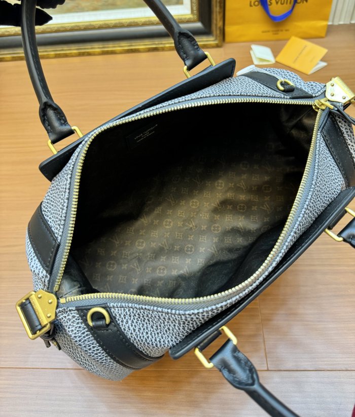 NIGO Louis Vuitton LV BIKER Women's Solid Color Metal Accessories Detachable Adjustable Shoulder Strap Sheep Leather Shoulder Handbag Bag Bags #nigo76456