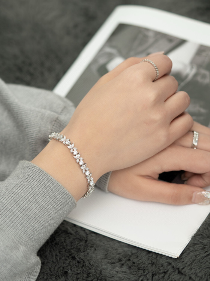 NIGO Tiffany & Co. Women's Flower Cluster Diamond Bracelet Victoria Collection Fashion Silver Jewelry Accessories Ngvp #nigo1453