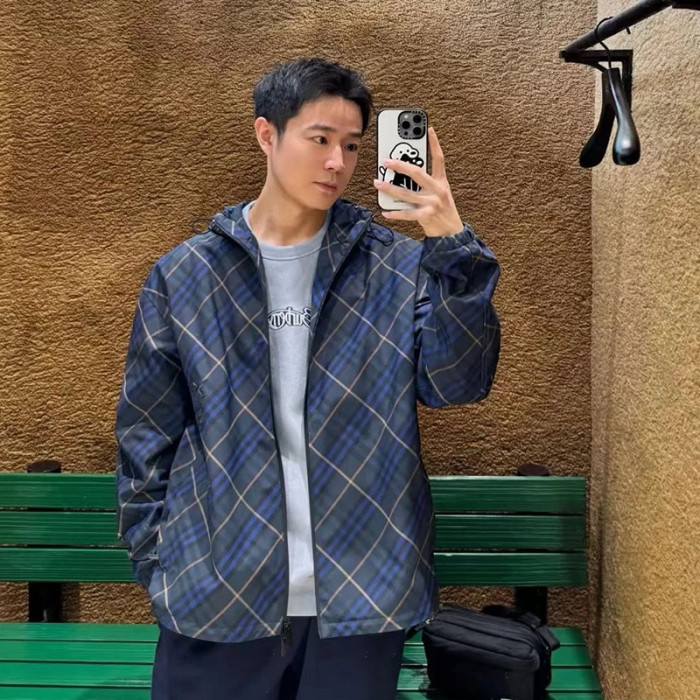 NIGO Burberry Men's Spring and Autumn Check Twill Jacket Shorts Set Equestrian Rider Logo Applique Fashion High Street Trend Hooded Jacket Drawstring Shorts Set Suit #nigo81226