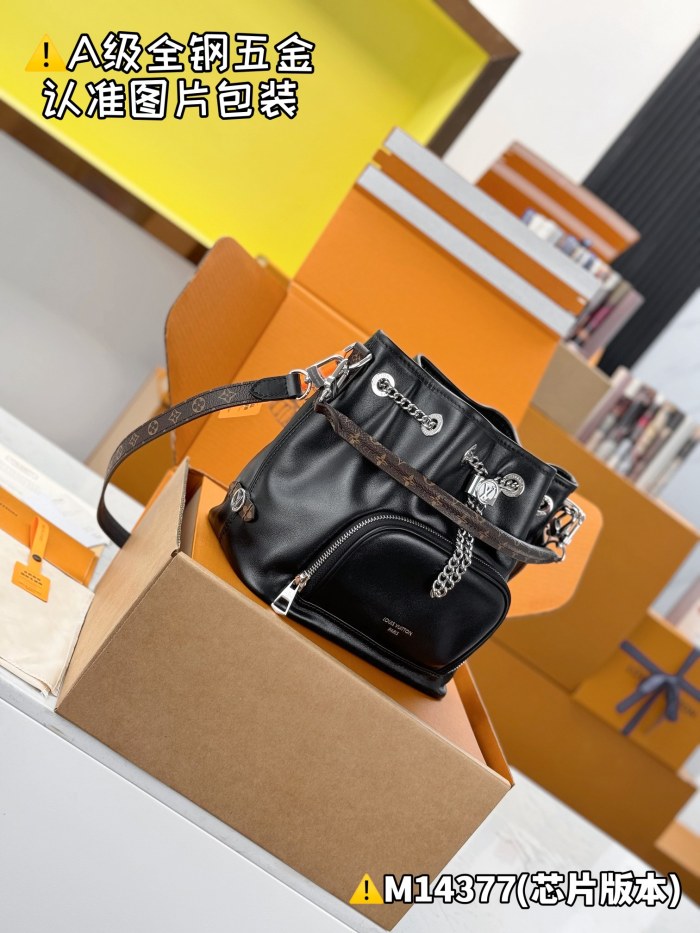 NIGO Louis Vuitton NO WAY VIBE Women's Metallic Accessories Slide Decoration Solid Colour Sheepskin Shoulder Handbag Bag Bags #nigo76635