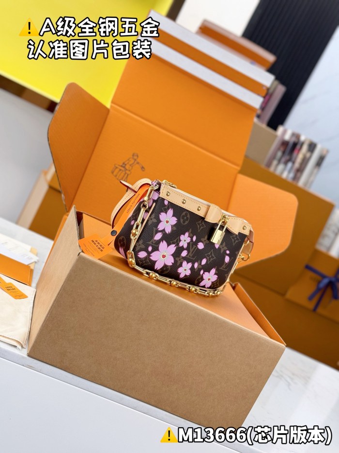NIGO Louis Vuitton LV x TM POCHETTE ACCESSOIRES Women's Detachable Chain Letter Print Coated Canvas Quilted Leather Shoulder Handbag Bag Bags #nigo76639