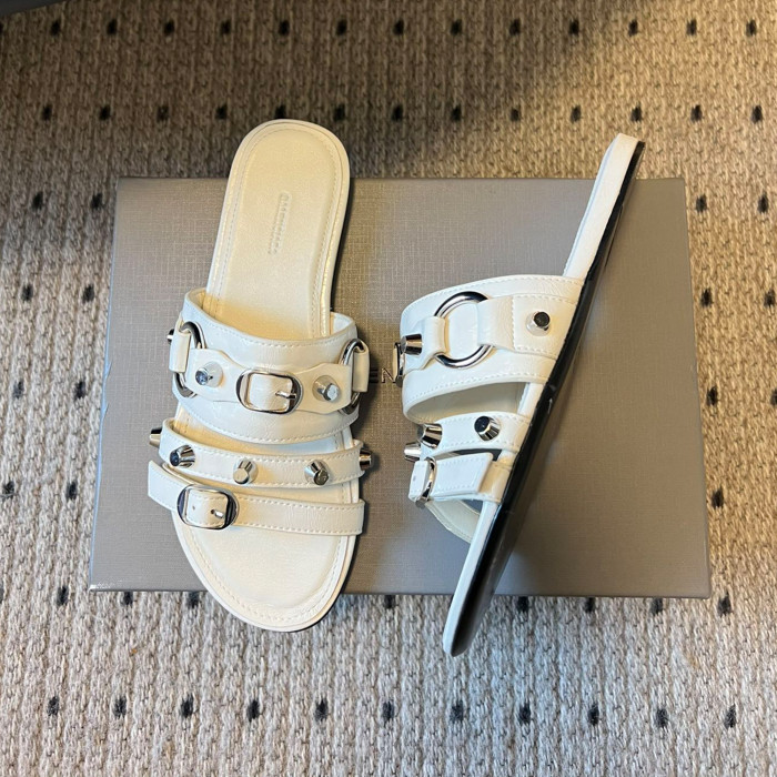 NIGO Balenciaga Women's Spring And Summer Fashion Rivets Belt Buckle Round Head Flat Slippers Punk Style Cowhide Sandals Leather  Shoes Ngvp #nigo1595