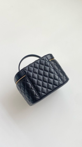 NIGO Chanel Women's Vanity Checkered Gold Buckle Leather Handbag Solid Color Casual Cosmetic Bag Bags AP2573-Y04059-C3906 #nigo76829