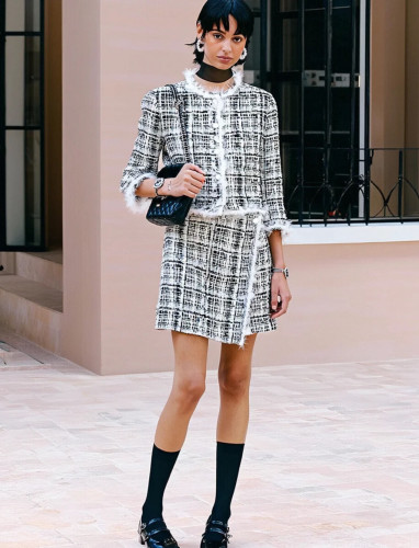 NIGO Chanel Women's Spring/Summer Cotton Tweed Feather Solid Color Long Sleeve Jacket Coat Casual Plaid Shorts Suit Set Ngvp #nigo1558
