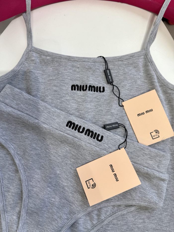 NIGO MiuMiu Women's Summer Solid Colour Seamless Knitted Cotton Camisole Top Triangle Shorts Set Suit #nigo76916