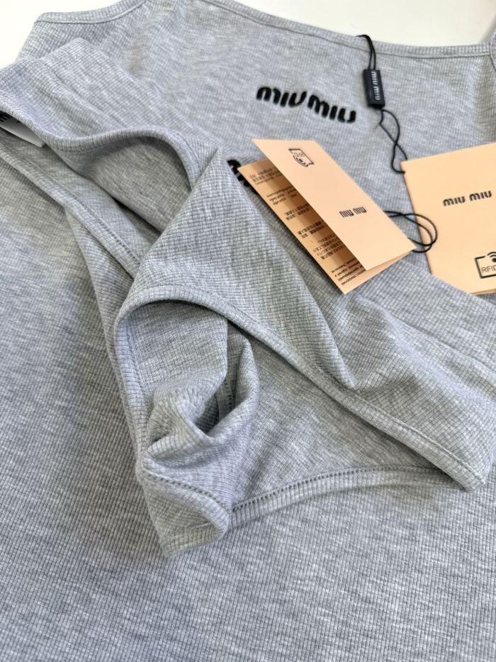 NIGO MiuMiu Women's Summer Solid Colour Seamless Knitted Cotton Camisole Top Triangle Shorts Set Suit #nigo76916