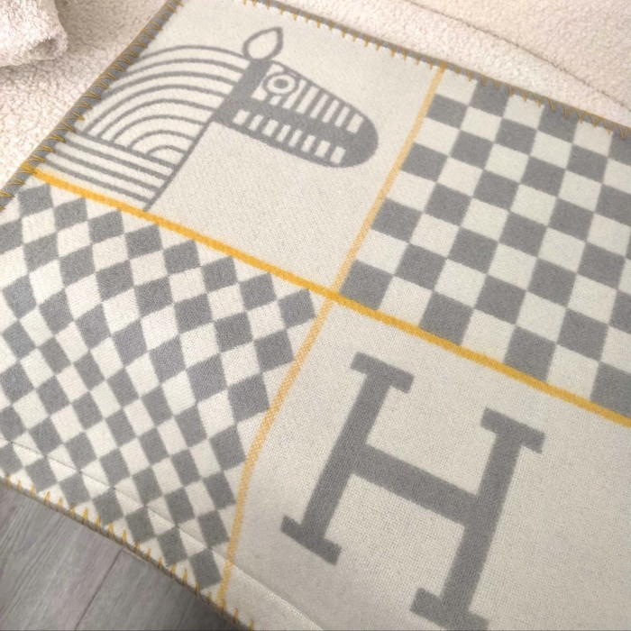 NIGO Hermes Avalon Animaux Nattes Solid Colour Wool Patterned Printed Cushions Pillow Furniture Accessories #nigo76926