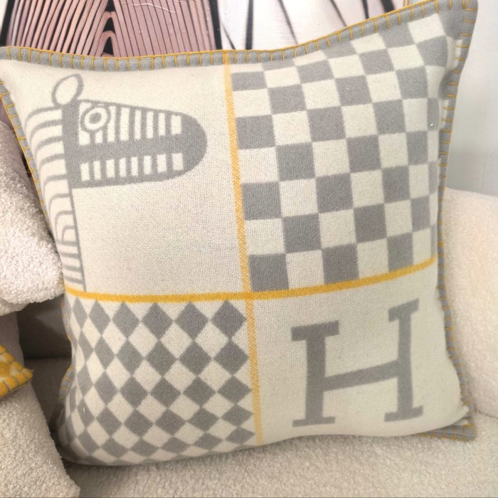 NIGO Hermes Avalon Animaux Nattes Solid Colour Wool Patterned Printed Cushions Pillow Furniture Accessories #nigo76926
