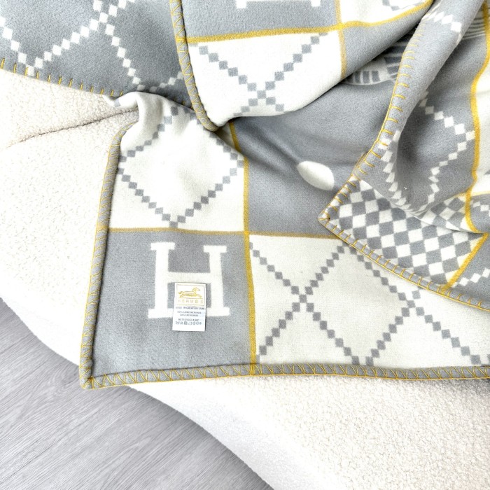 NIGO Hermes Avalon Animaux Nattes Solid Colour Patterned Printed Wool Blanket Furniture Decor Furniture Accessories #nigo76927