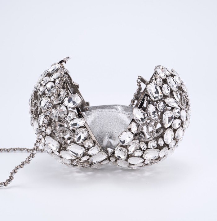 NIGO Chanel Women's Crystal Diamond Spherical Chain Single Shoulder Evening Bag Bags #nigo77237