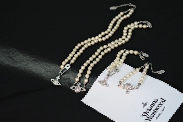 NIGO Vivienne Women's Solid Color Saturn Pendant Pearl Necklace Bracelet Jewelry Accessories #nigo77261