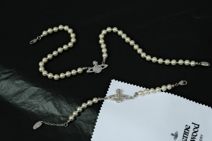 NIGO Vivienne Women's Solid Color Saturn Pendant Pearl Necklace Bracelet Jewelry Accessories #nigo77261