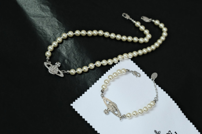NIGO Vivienne Women's Solid Color Saturn Pendant Pearl Necklace Bracelet Jewelry Accessories #nigo77261