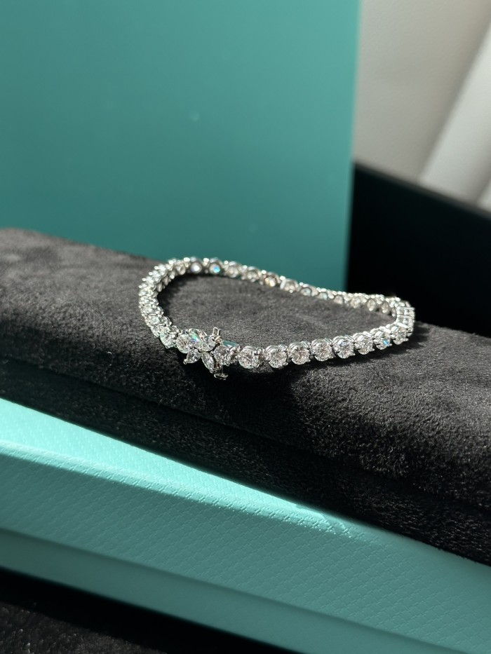 NIGO Tiffany & Co.  Women's Tiffany Victoria™ Collection Diamonds Tennis Bracelet Solid Color Fashion Jewelry Accessories Ngvp #nigo1776