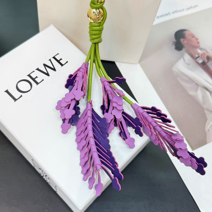 NIGO Loewe Women's Floral Pendant Cow Leather Lavender Solid Color Hanging Jewelry Accessories Ngvp #nigo1811