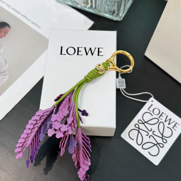 NIGO Loewe Women's Floral Pendant Cow Leather Lavender Solid Color Hanging Jewelry Accessories Ngvp #nigo1811