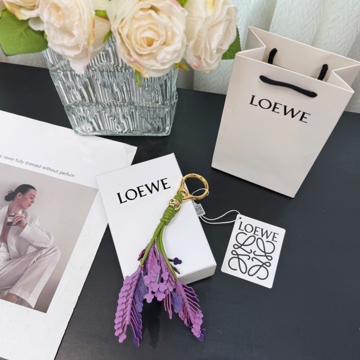 NIGO Loewe Women's Floral Pendant Cow Leather Lavender Solid Color Hanging Jewelry Accessories Ngvp #nigo1811